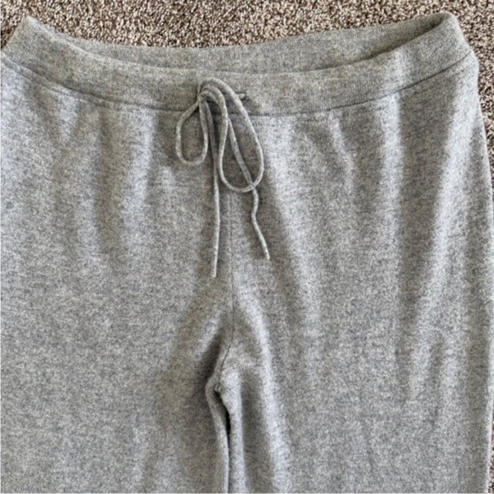 NEIMAN MARCUS 2 Pc Heather Gray Cashmere Lounge PJ Set Medium - Picture 11 of 13